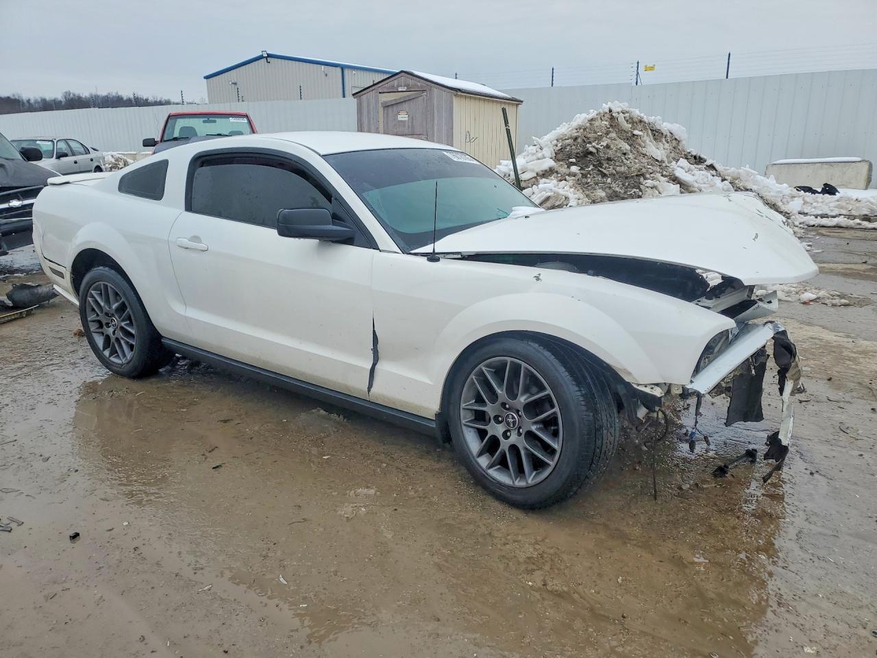 2008 FORD MUSTANG photo 4