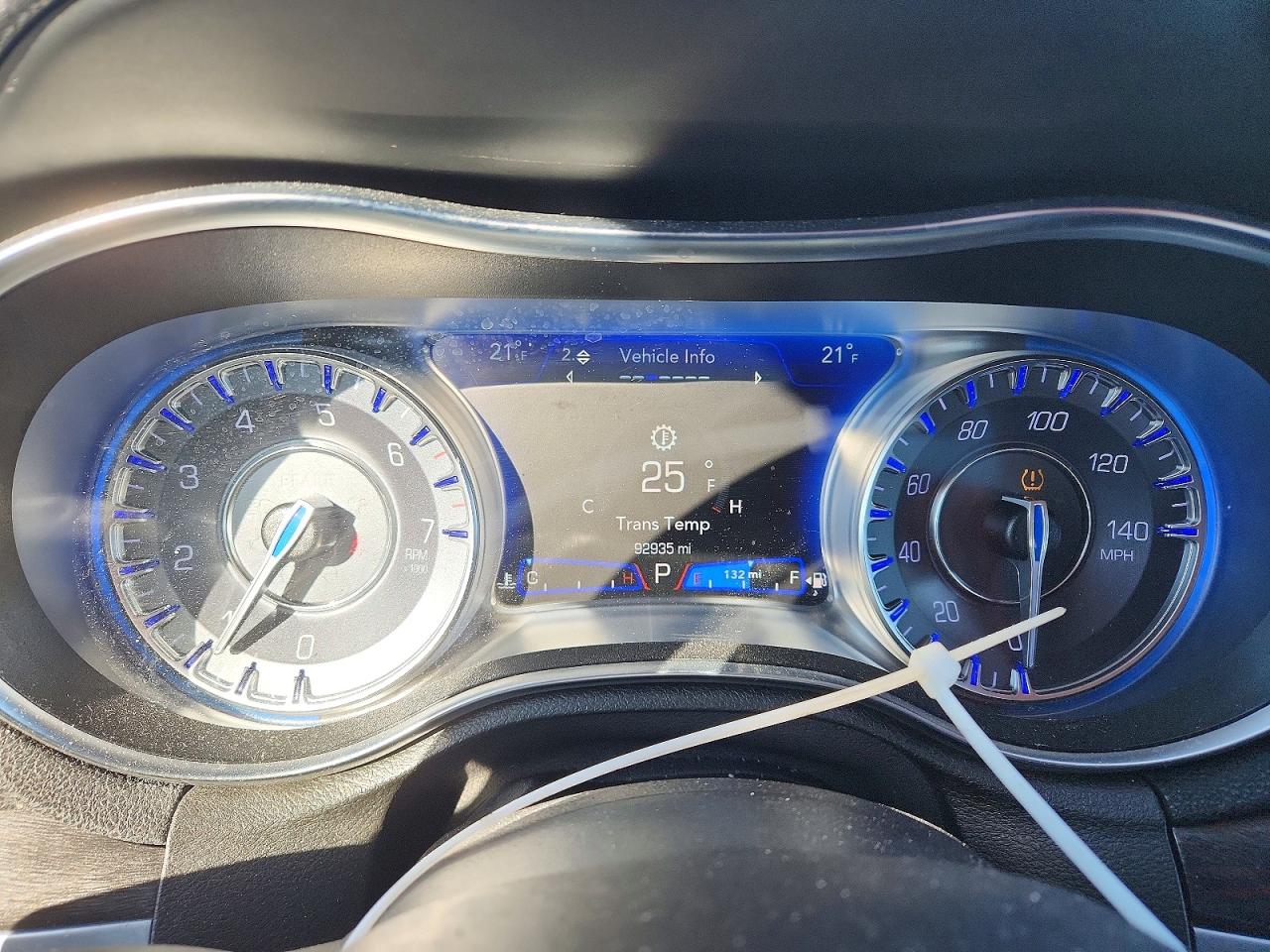 2019 CHRYSLER 300 TOURING photo 17