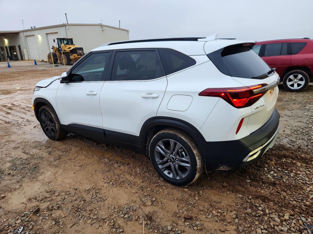 2021 KIA SELTOS S photo 3