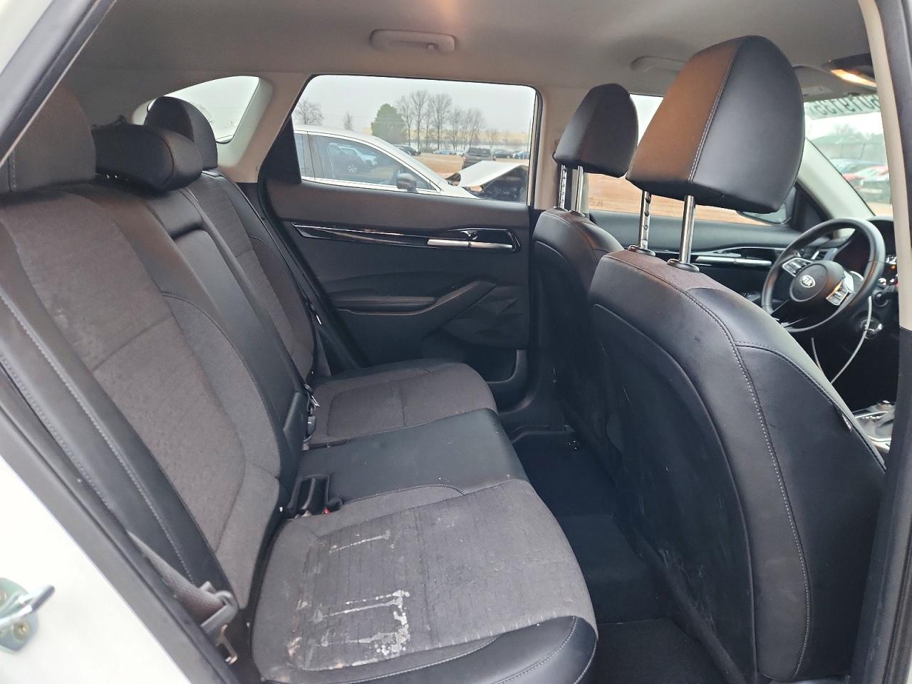 2021 KIA SELTOS S photo 19