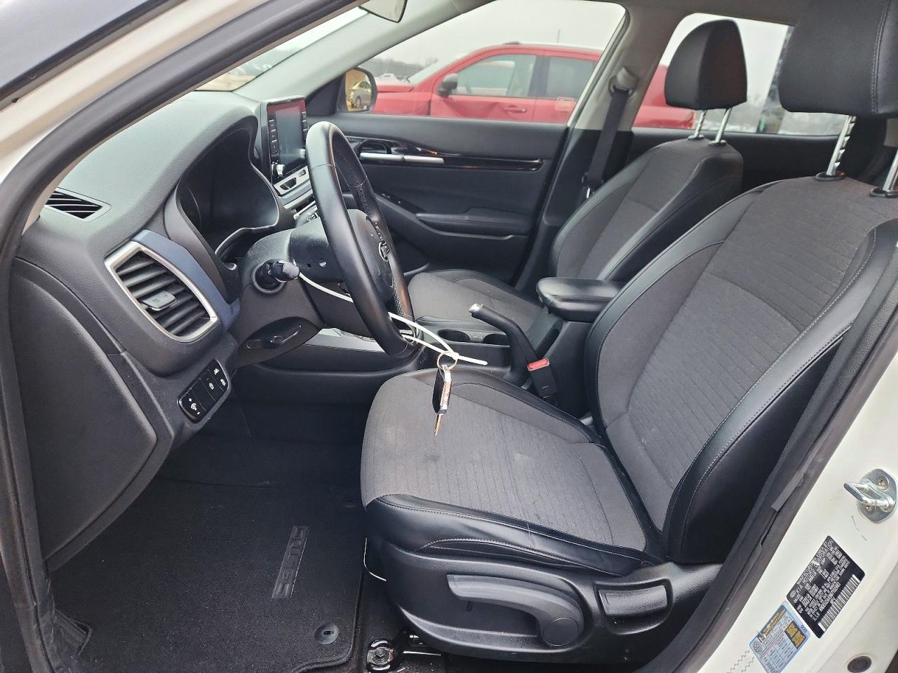 2021 KIA SELTOS S photo 13
