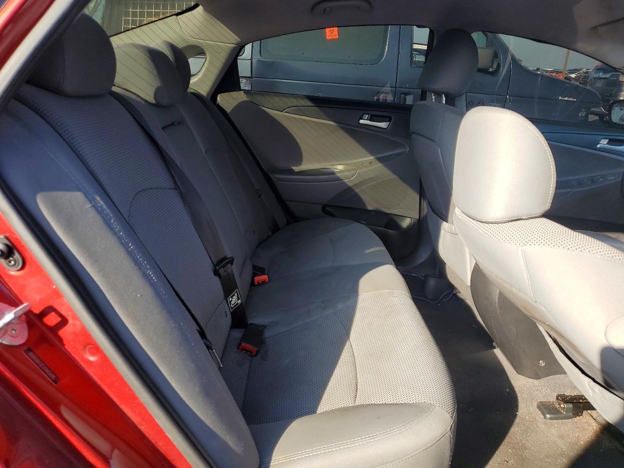 2014 HYUNDAI SONATA GLS photo 19