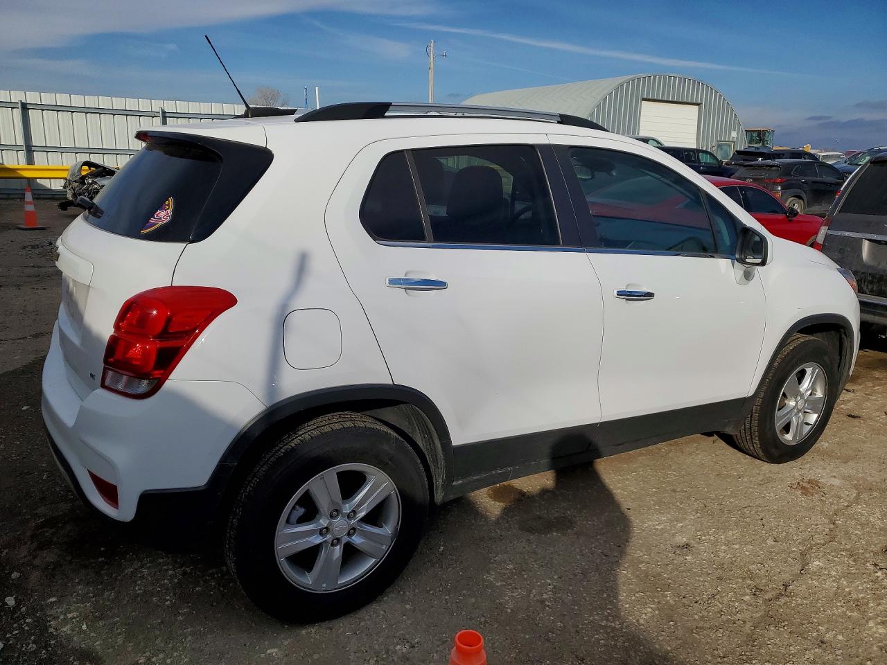 2019 CHEVROLET TRAX 1LT photo 3