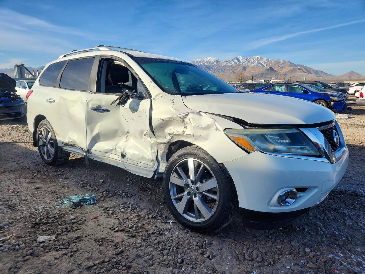 2013 NISSAN PATHFINDER S photo 4