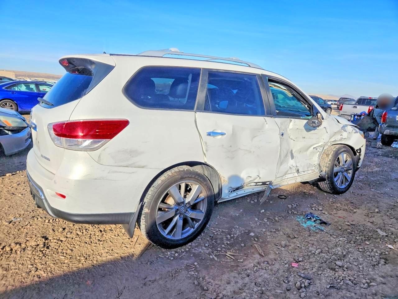 2013 NISSAN PATHFINDER S photo 3