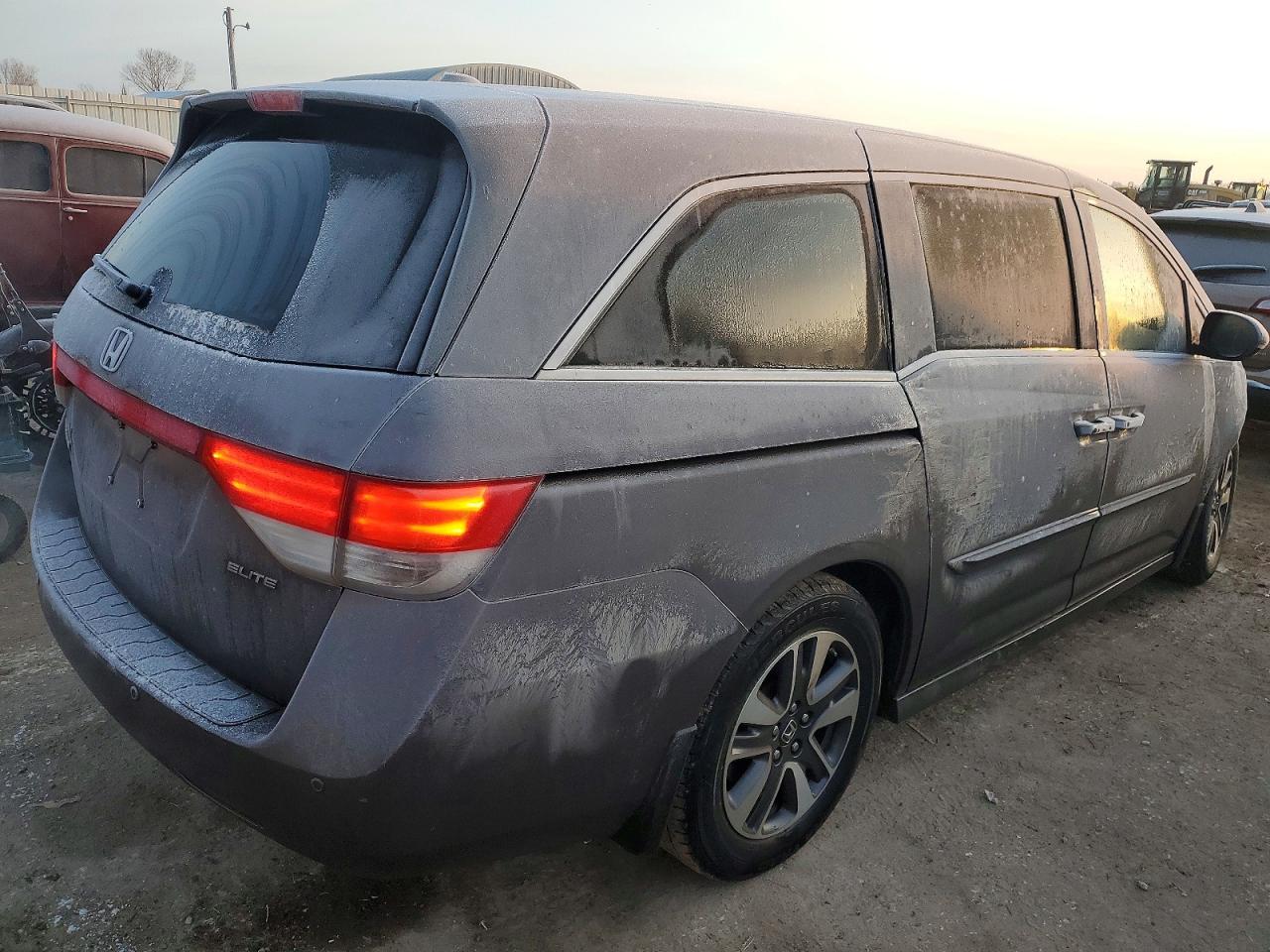 2014 HONDA ODYSSEY TOURING photo 3