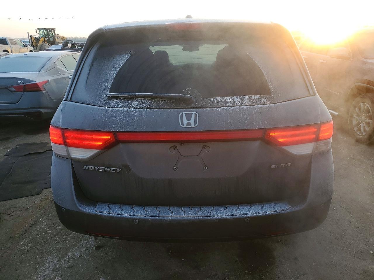 2014 HONDA ODYSSEY TOURING photo 6