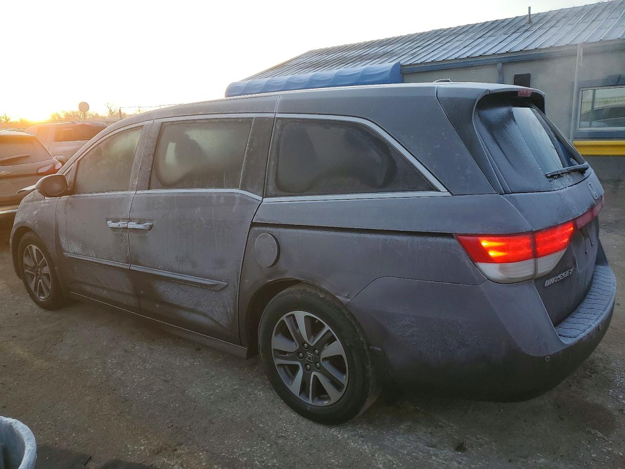 2014 HONDA ODYSSEY TOURING photo 2
