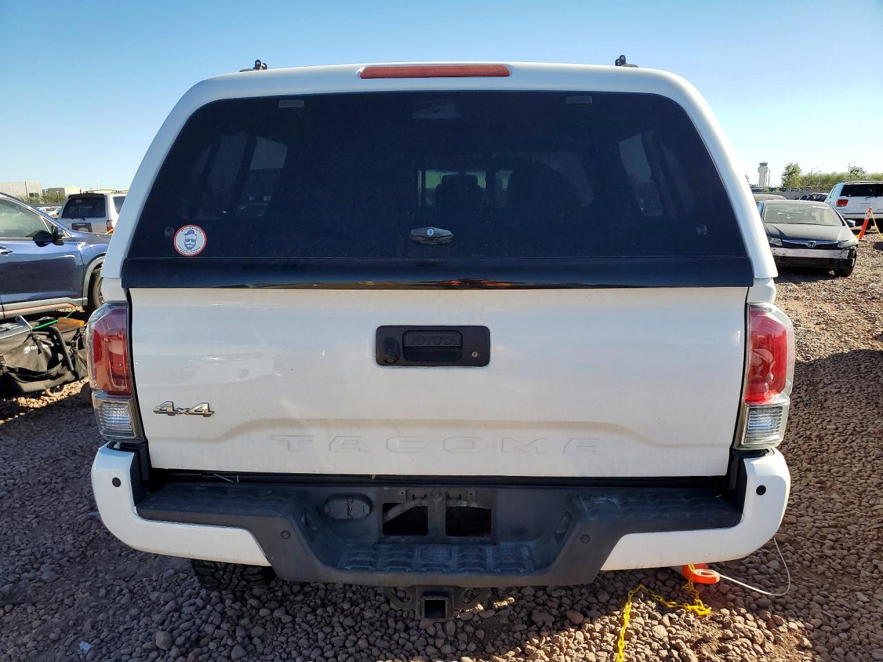 2017 TOYOTA TACOMA photo 11