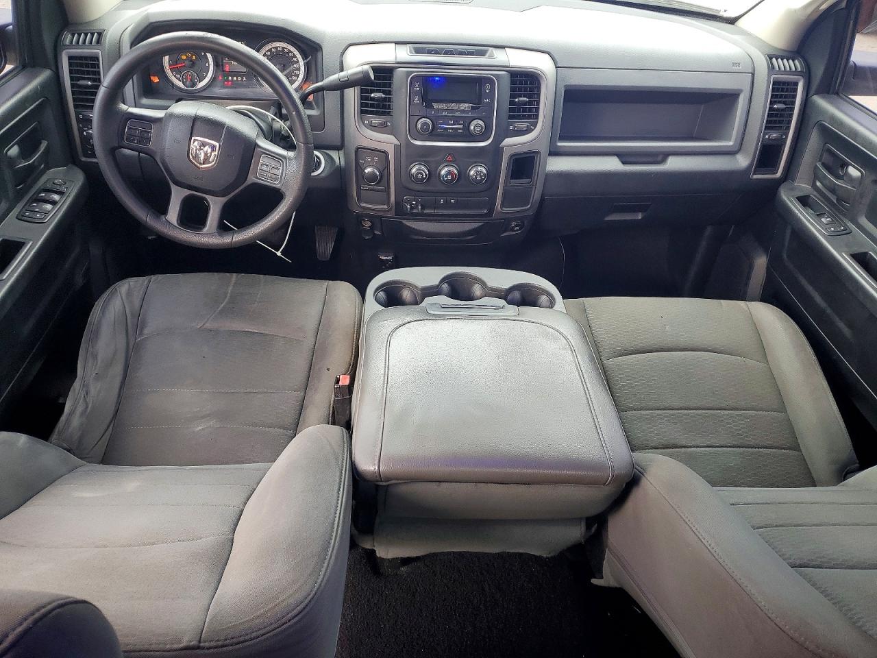 2014 RAM 1500 ST photo 22