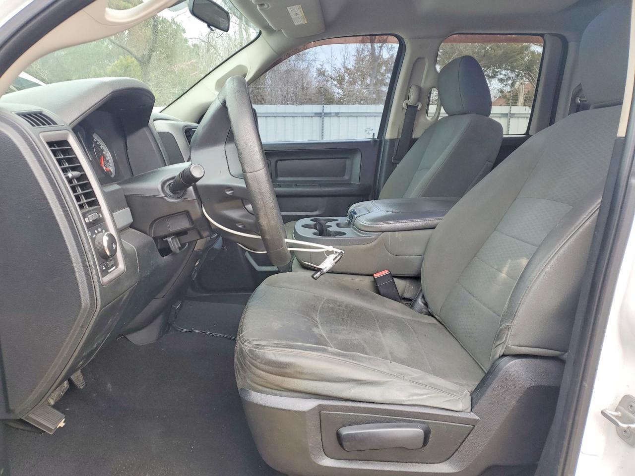 2014 RAM 1500 ST photo 19