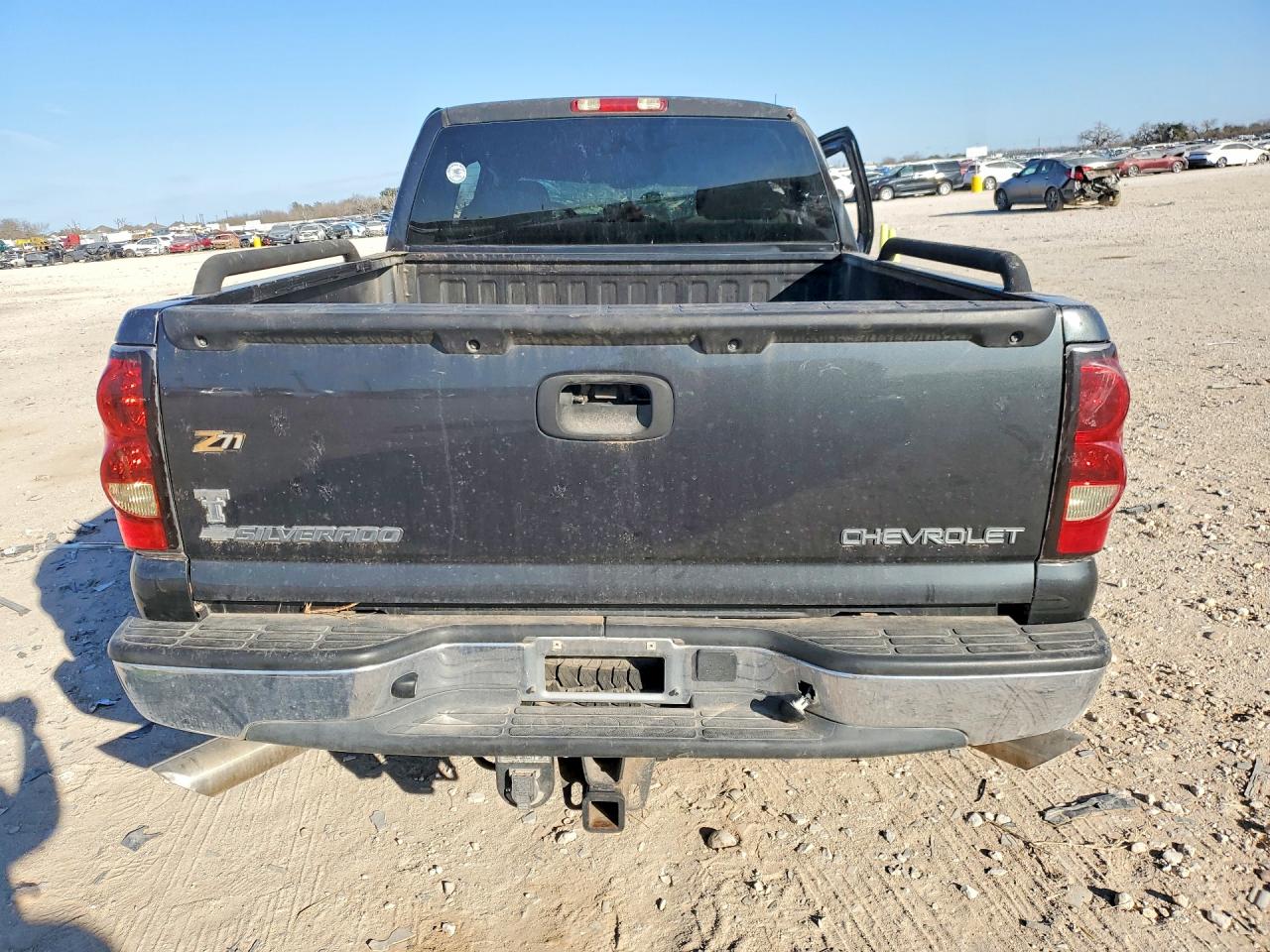 2004 CHEVROLET SILVERADO K1500 photo 11