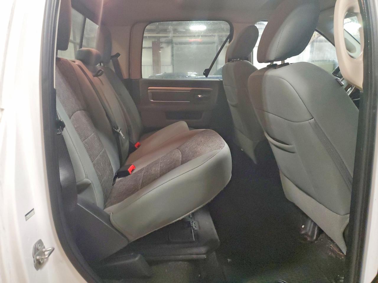 2017 RAM 1500 SLT photo 19