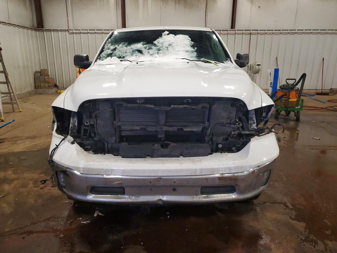 2017 RAM 1500 SLT photo 9