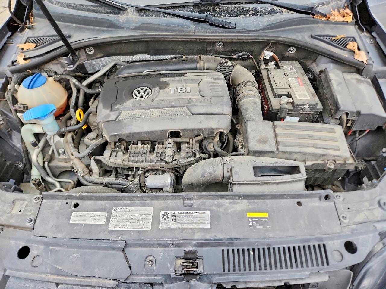2015 VOLKSWAGEN PASSAT S photo 21