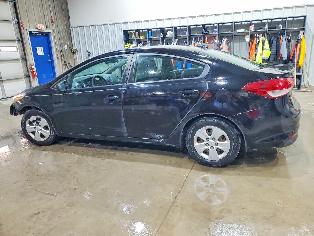2017 KIA FORTE LX photo 2