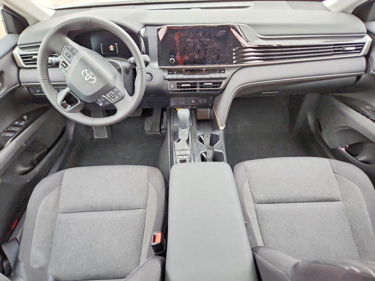 2025 TOYOTA CAMRY LE photo 8