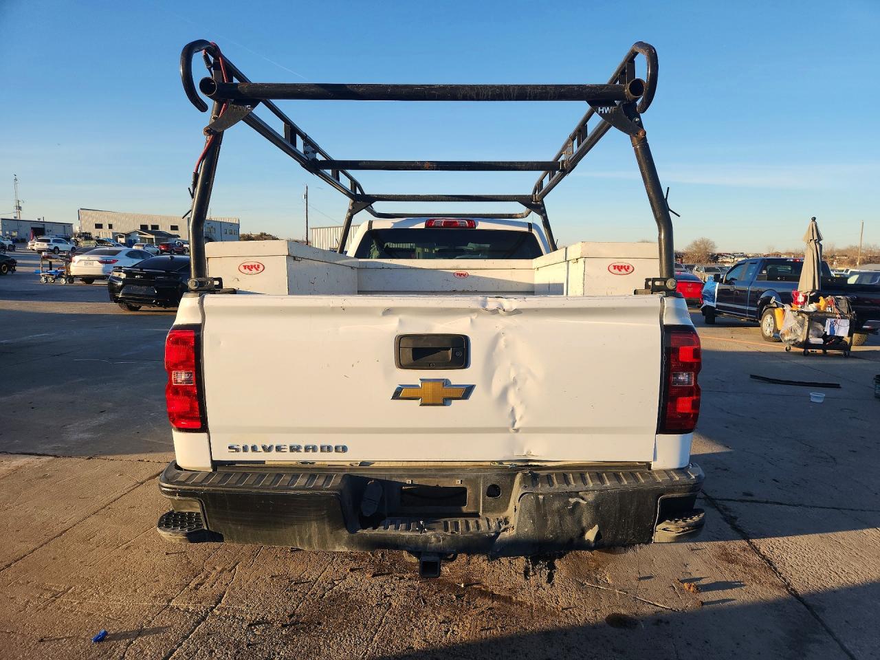 2016 CHEVROLET SILVERADO C1500 photo 11