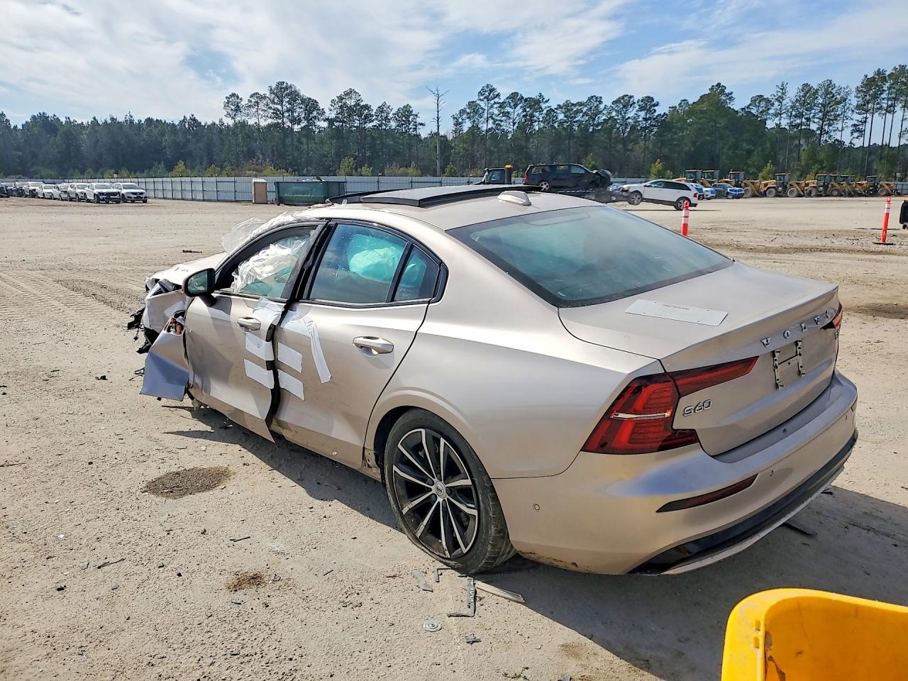 2025 VOLVO S60 PLUS photo 2