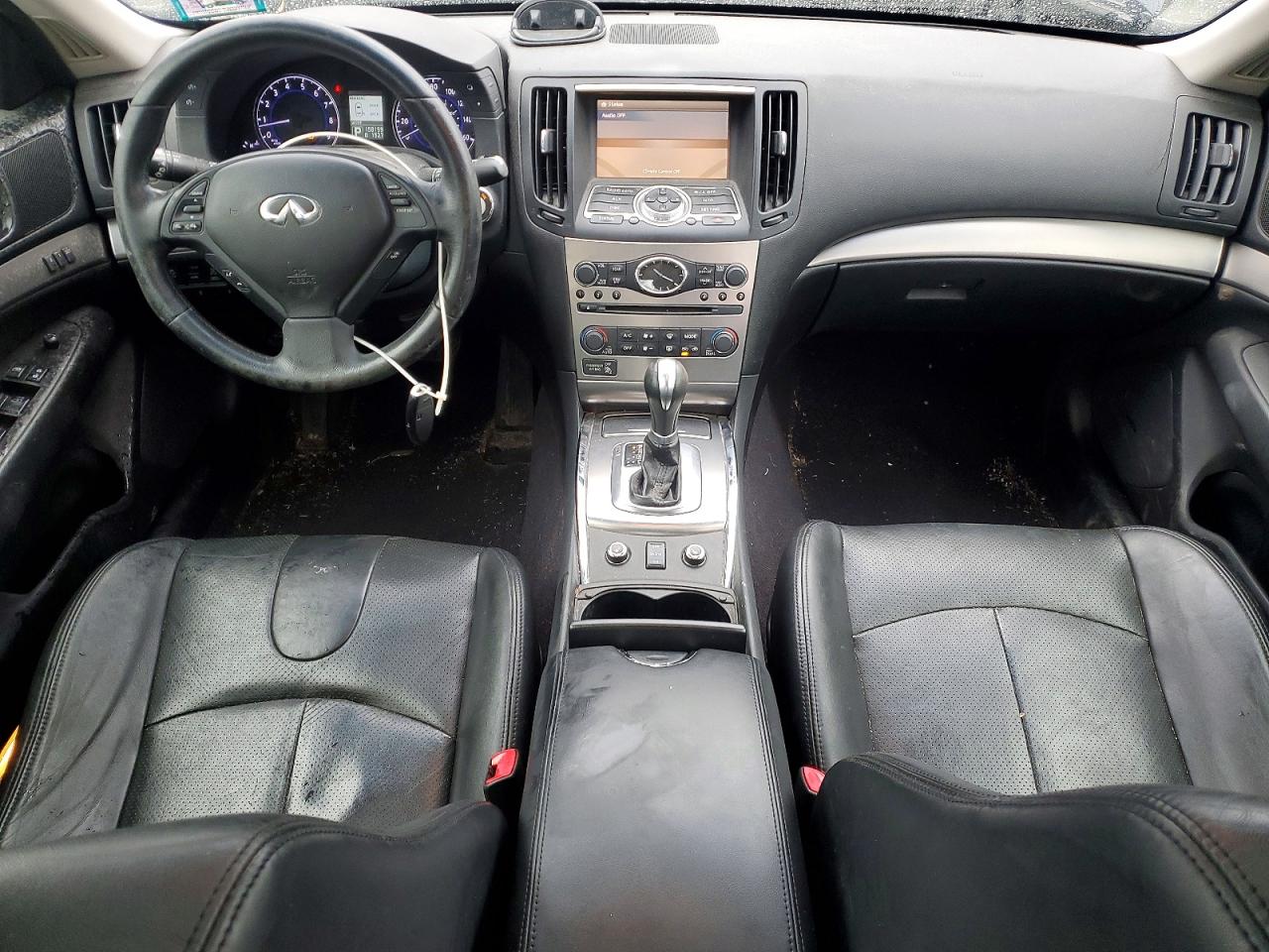 2011 INFINITI G37 photo 22