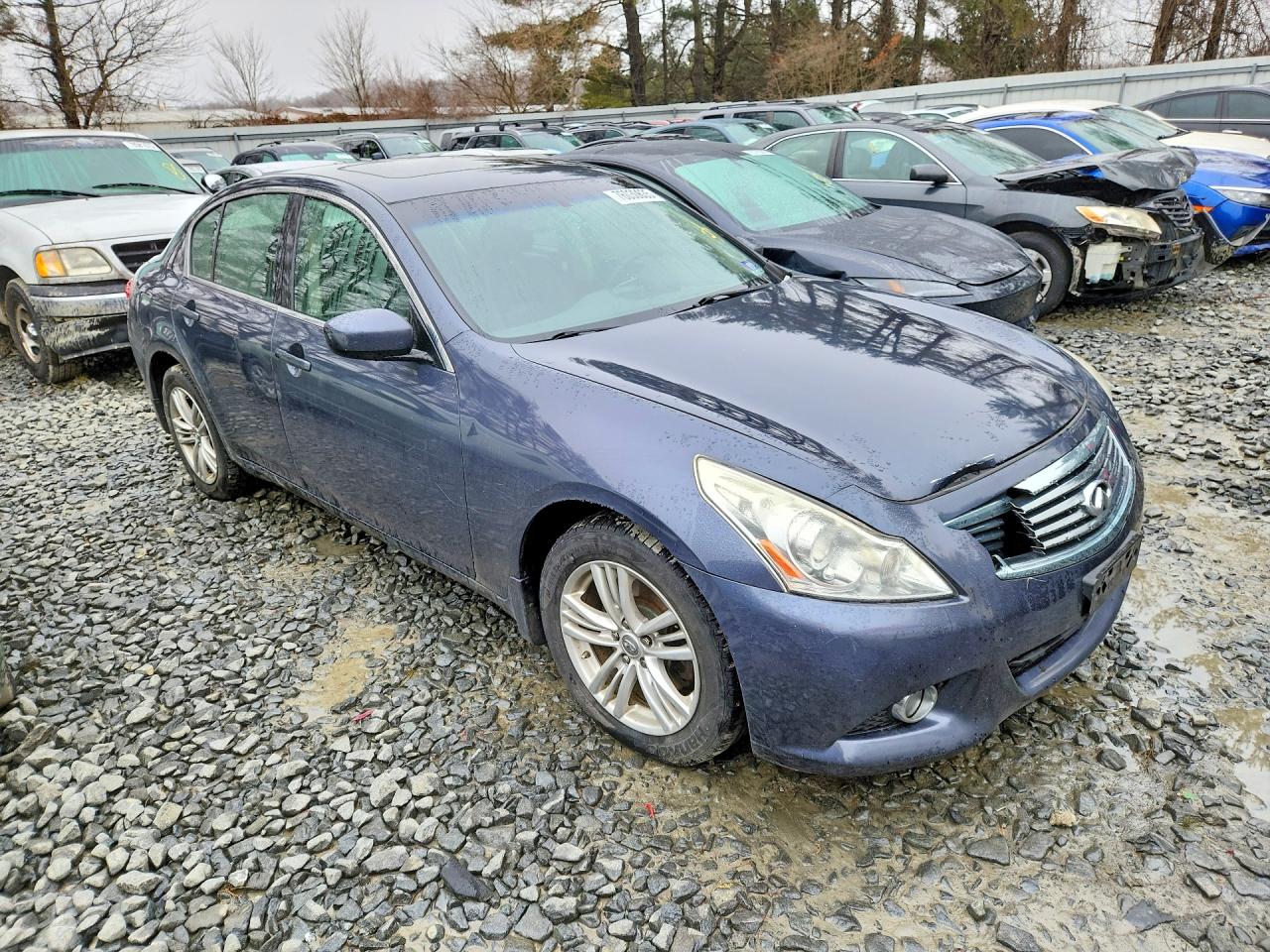 2011 INFINITI G37 photo 10