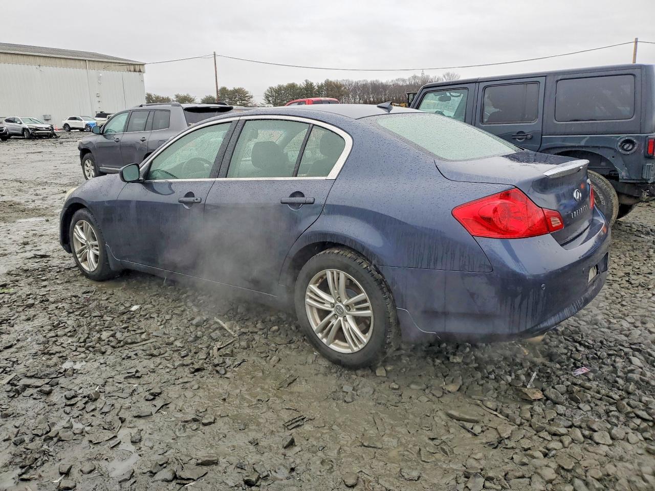2011 INFINITI G37 photo 4