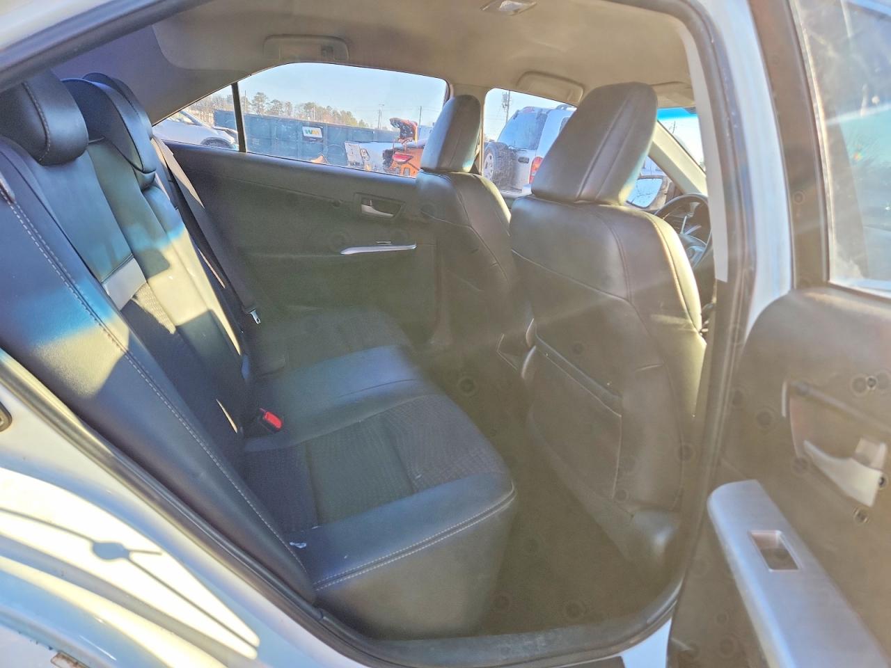 2013 TOYOTA CAMRY SE photo 28