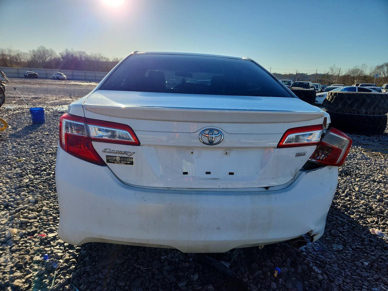 2013 TOYOTA CAMRY SE photo 16