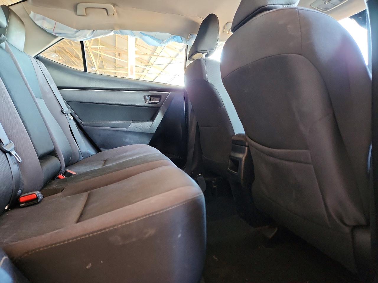 2018 TOYOTA COROLLA LE photo 19
