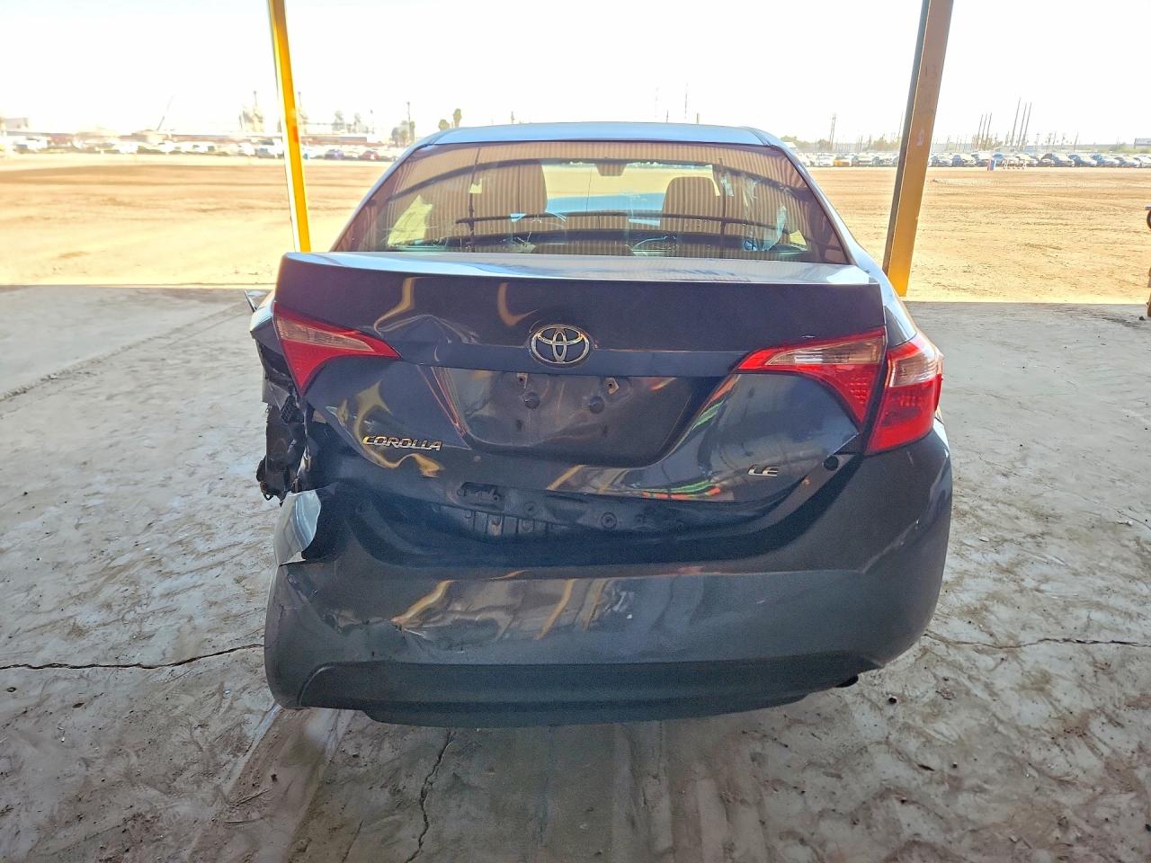2018 TOYOTA COROLLA LE photo 11