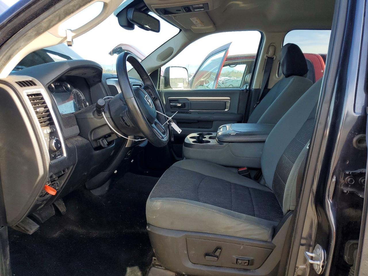 2017 RAM 1500 SLT photo 13
