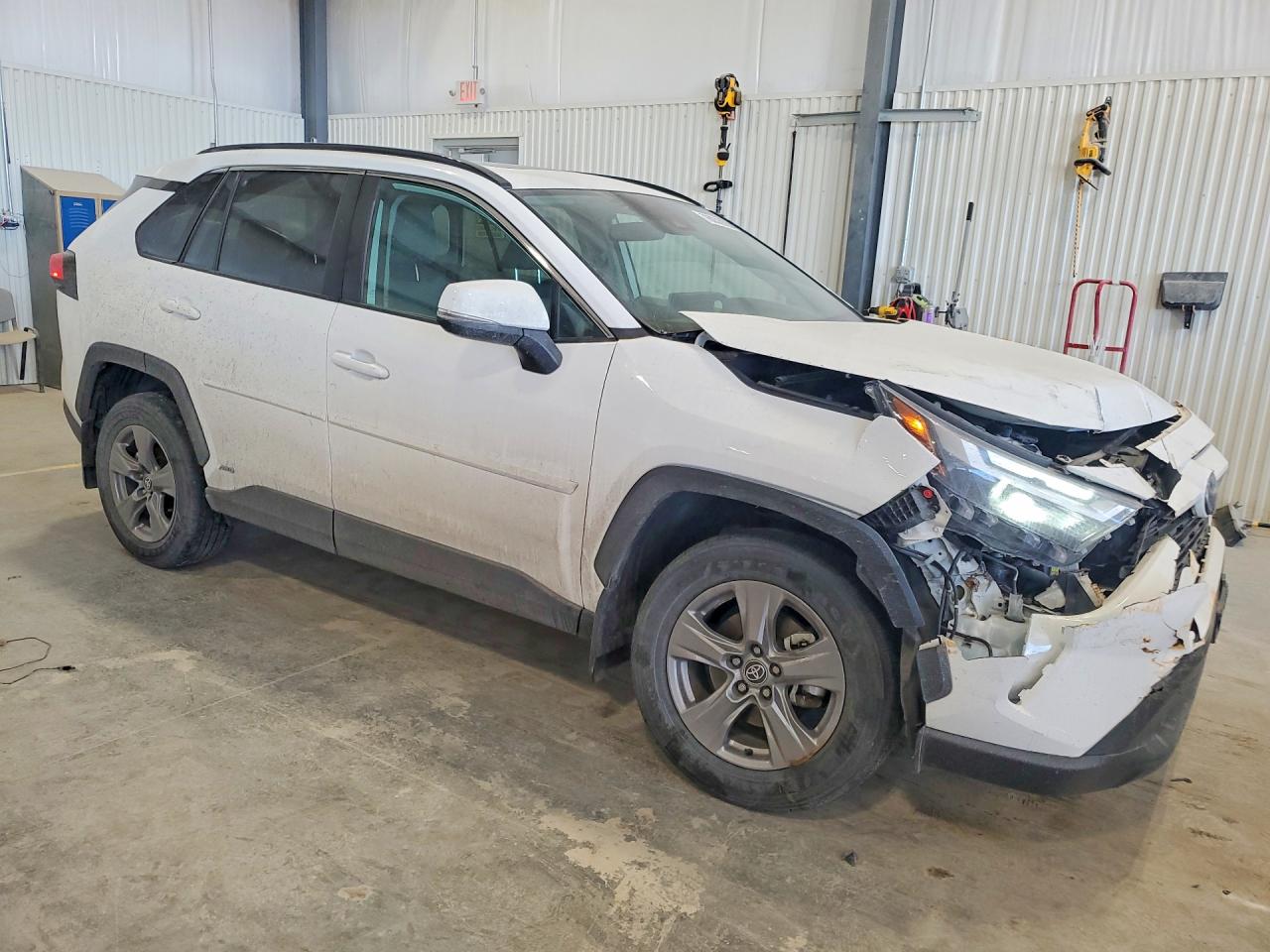 2022 TOYOTA RAV4 XLE photo 7