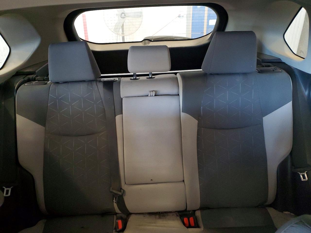 2022 TOYOTA RAV4 XLE photo 19