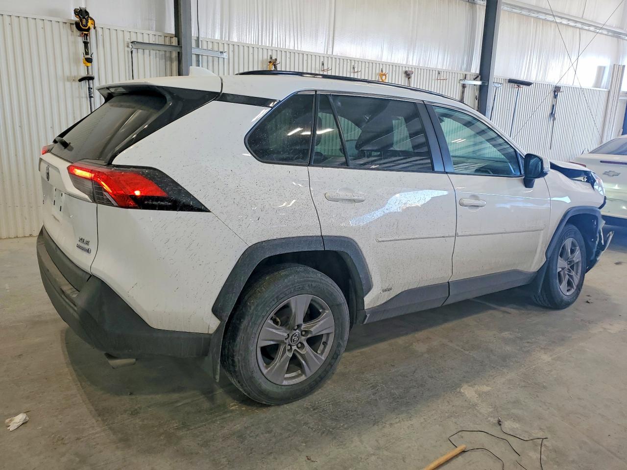 2022 TOYOTA RAV4 XLE photo 5