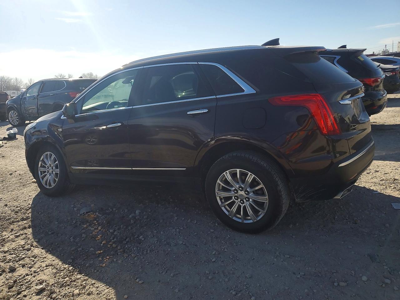 2017 CADILLAC XT5 photo 2