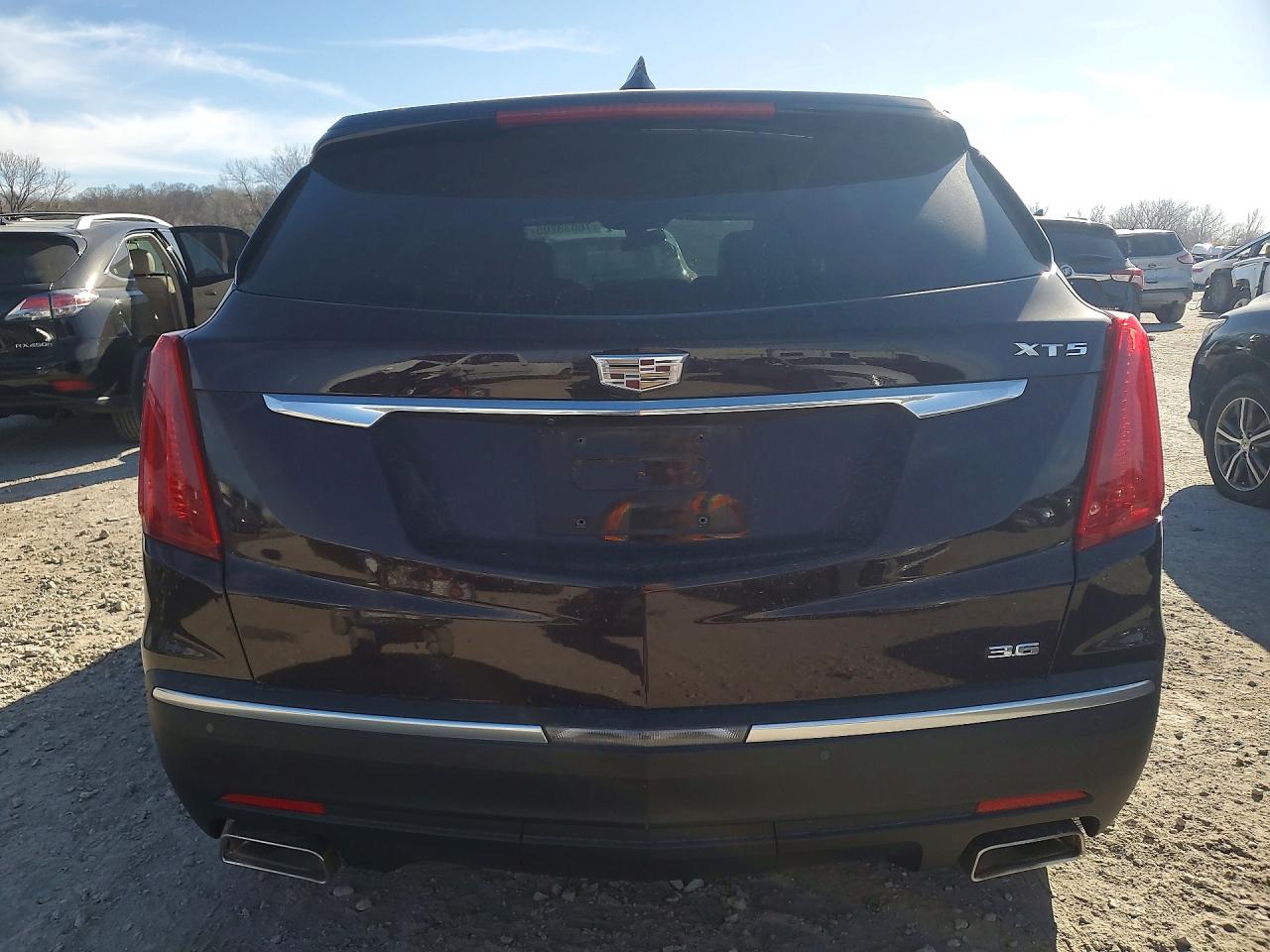 2017 CADILLAC XT5 photo 6