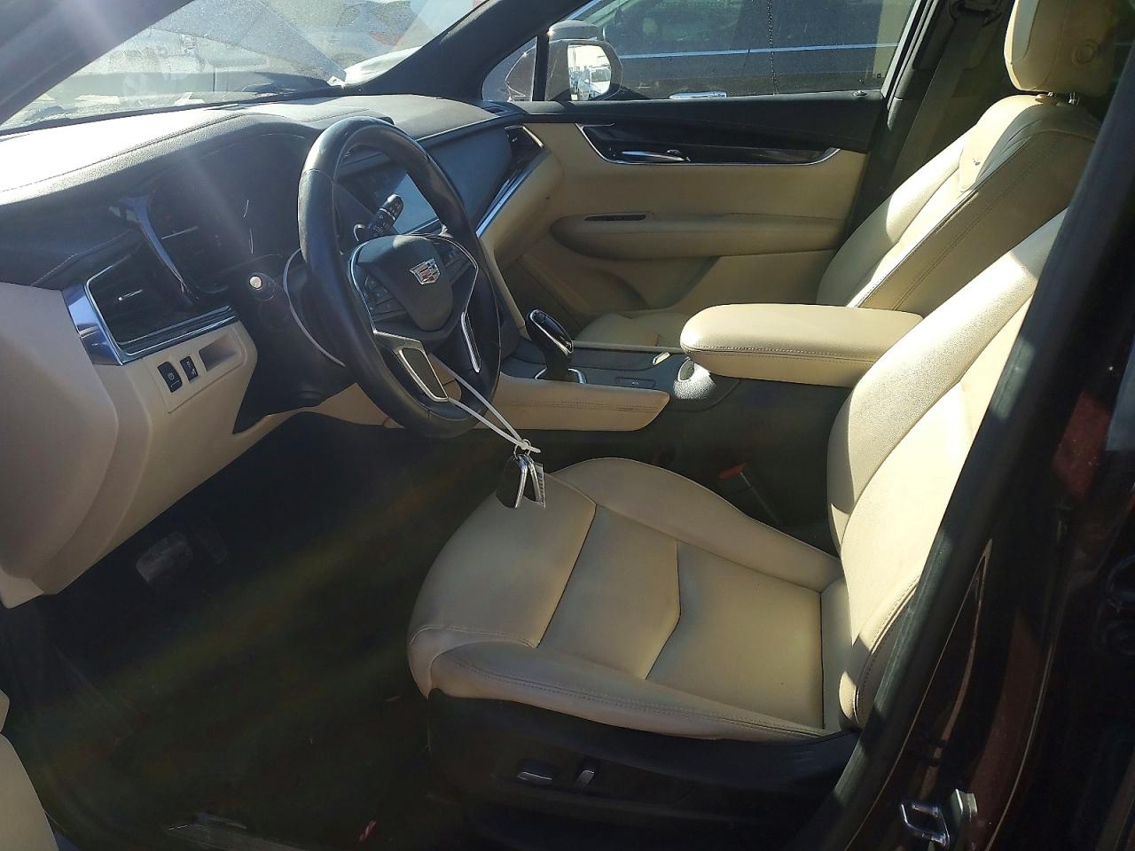 2017 CADILLAC XT5 photo 7