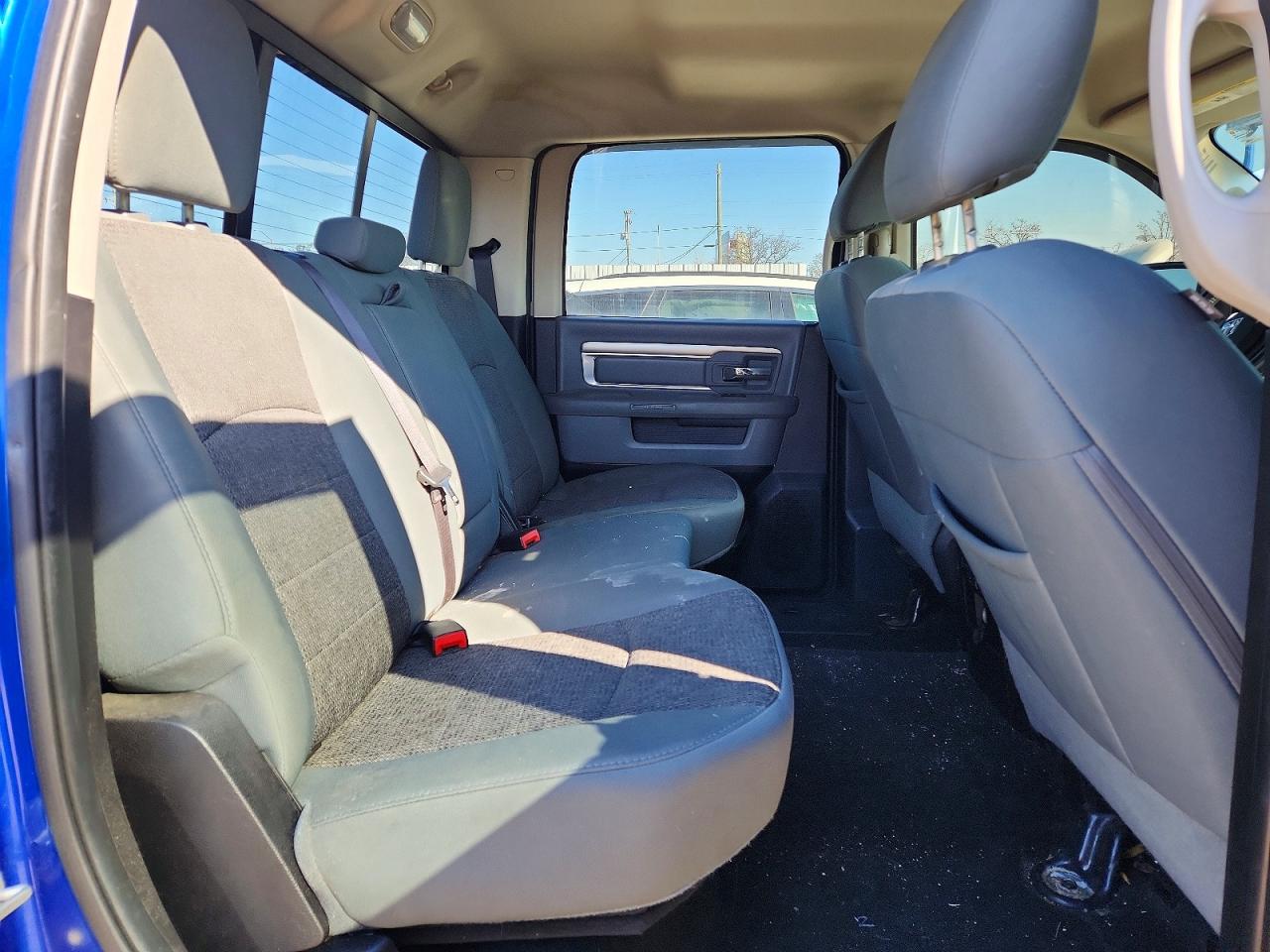 2016 RAM 1500 SLT photo 10