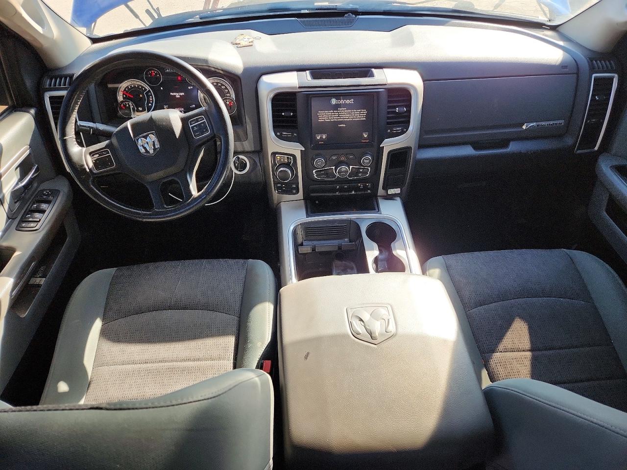 2016 RAM 1500 SLT photo 8