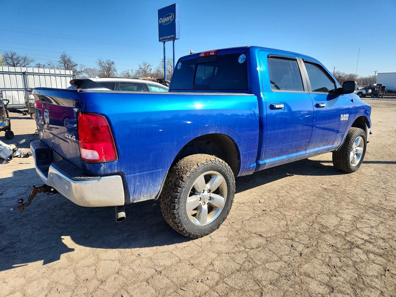 2016 RAM 1500 SLT photo 3
