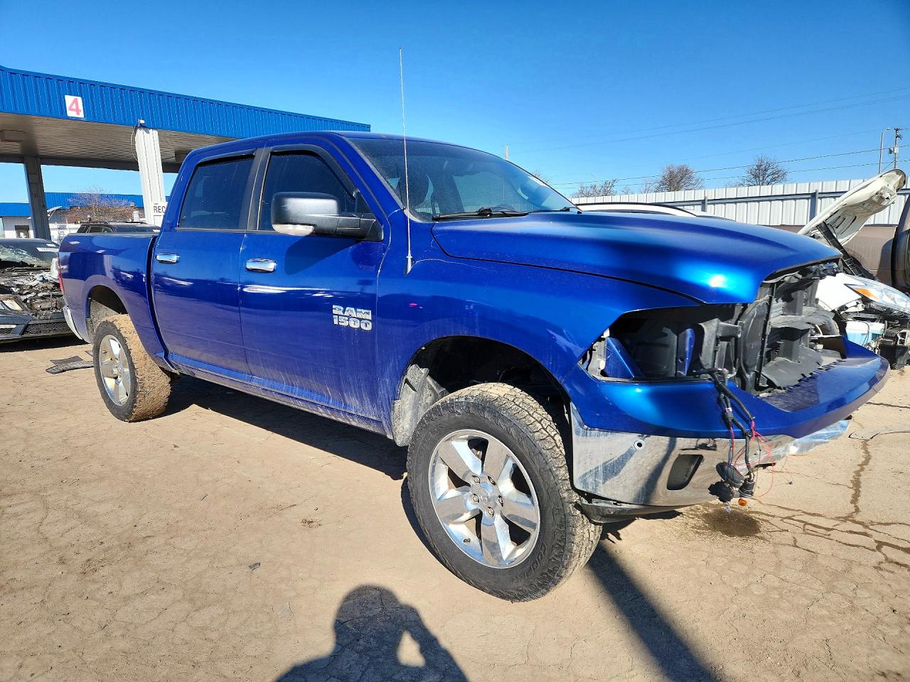 2016 RAM 1500 SLT photo 4