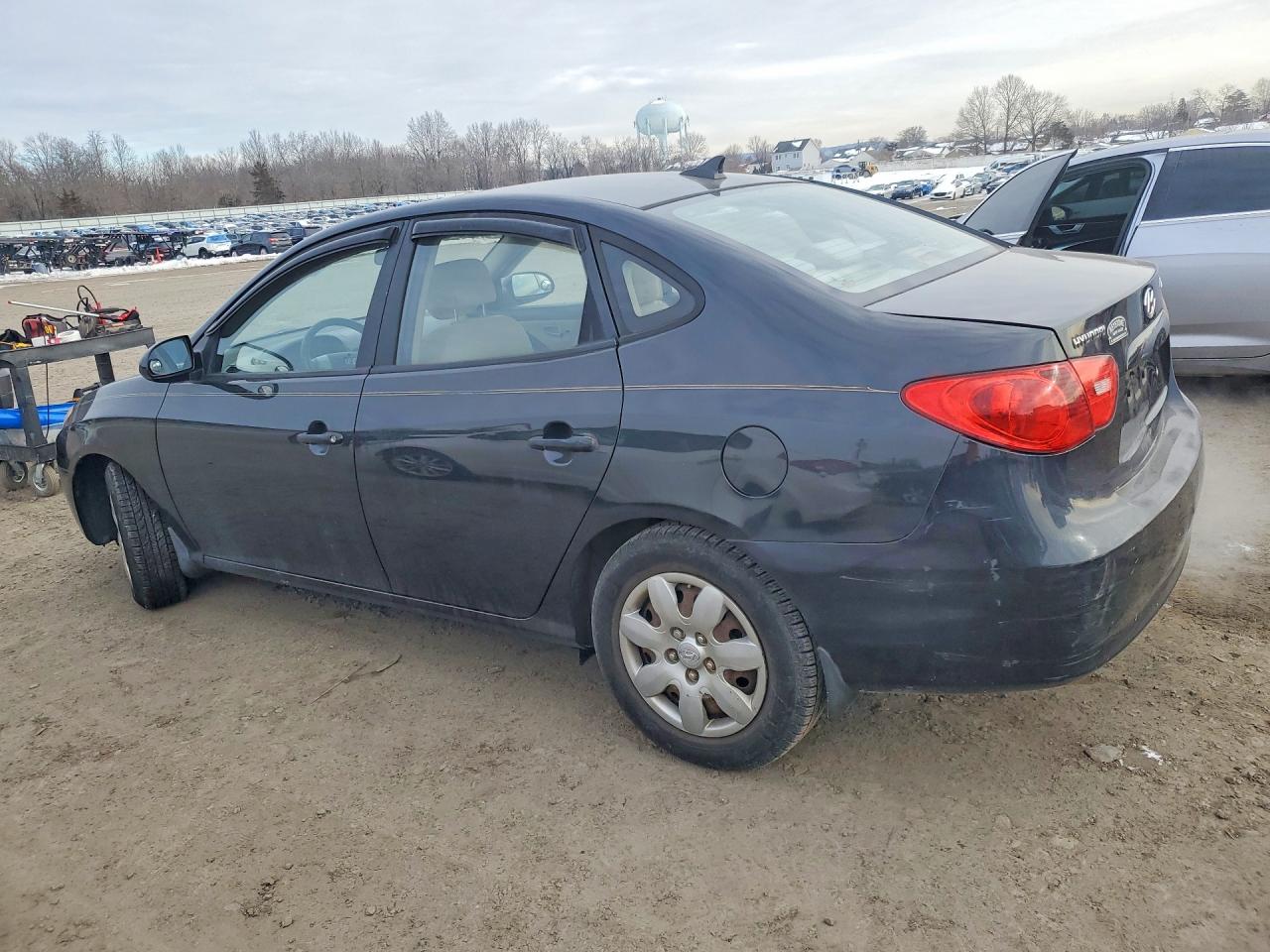2009 HYUNDAI ELANTRA photo 2