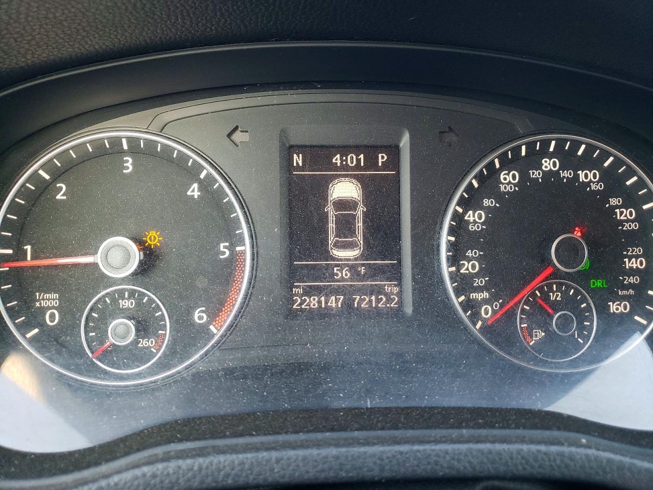 2015 VOLKSWAGEN PASSAT SE photo 17
