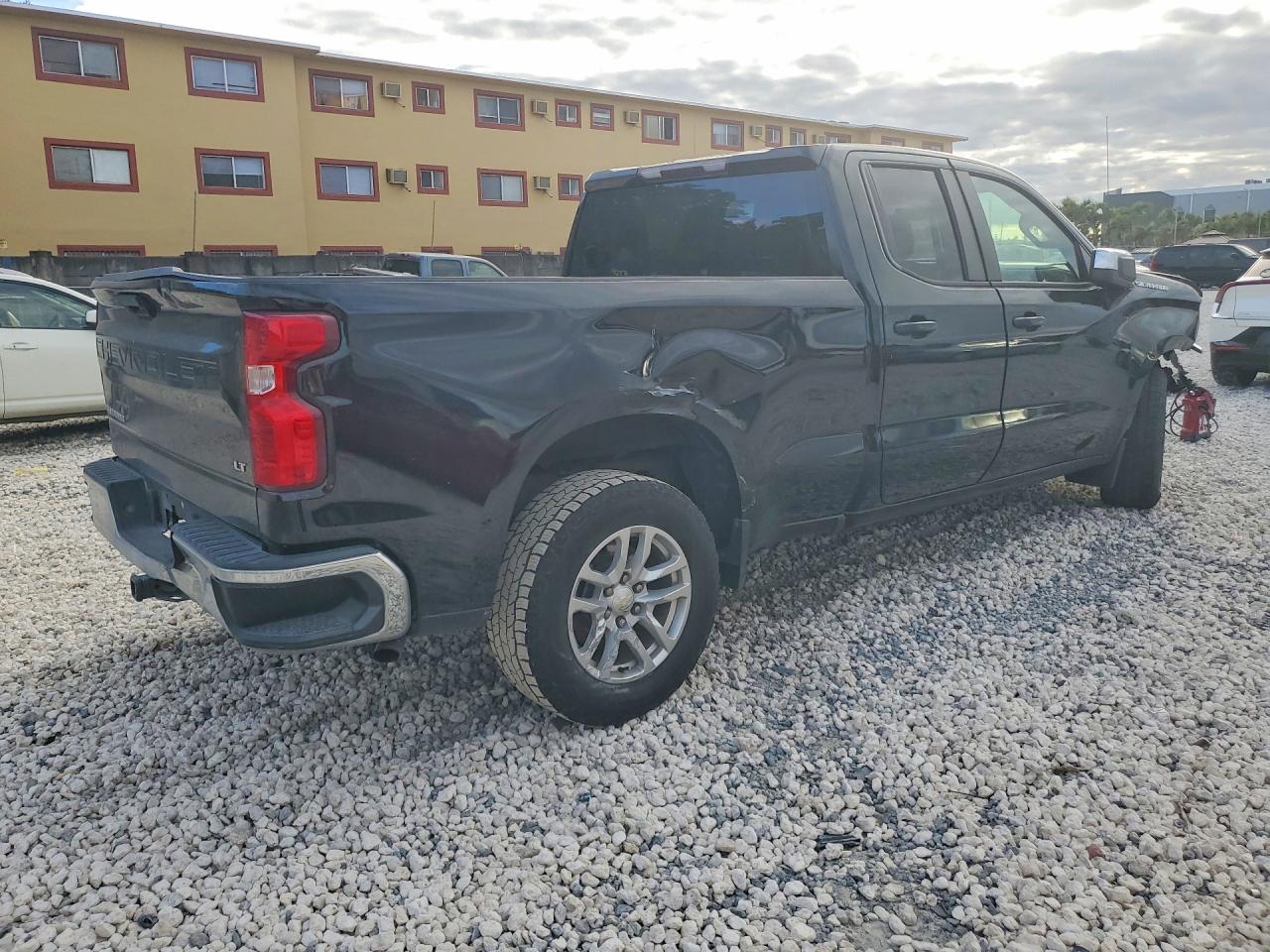 2020 CHEVROLET SILVERADO C1500 LT photo 7