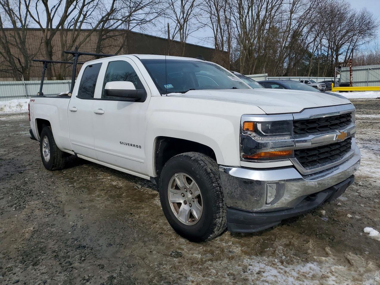 2016 CHEVROLET SILVERADO K1500 LT photo 4