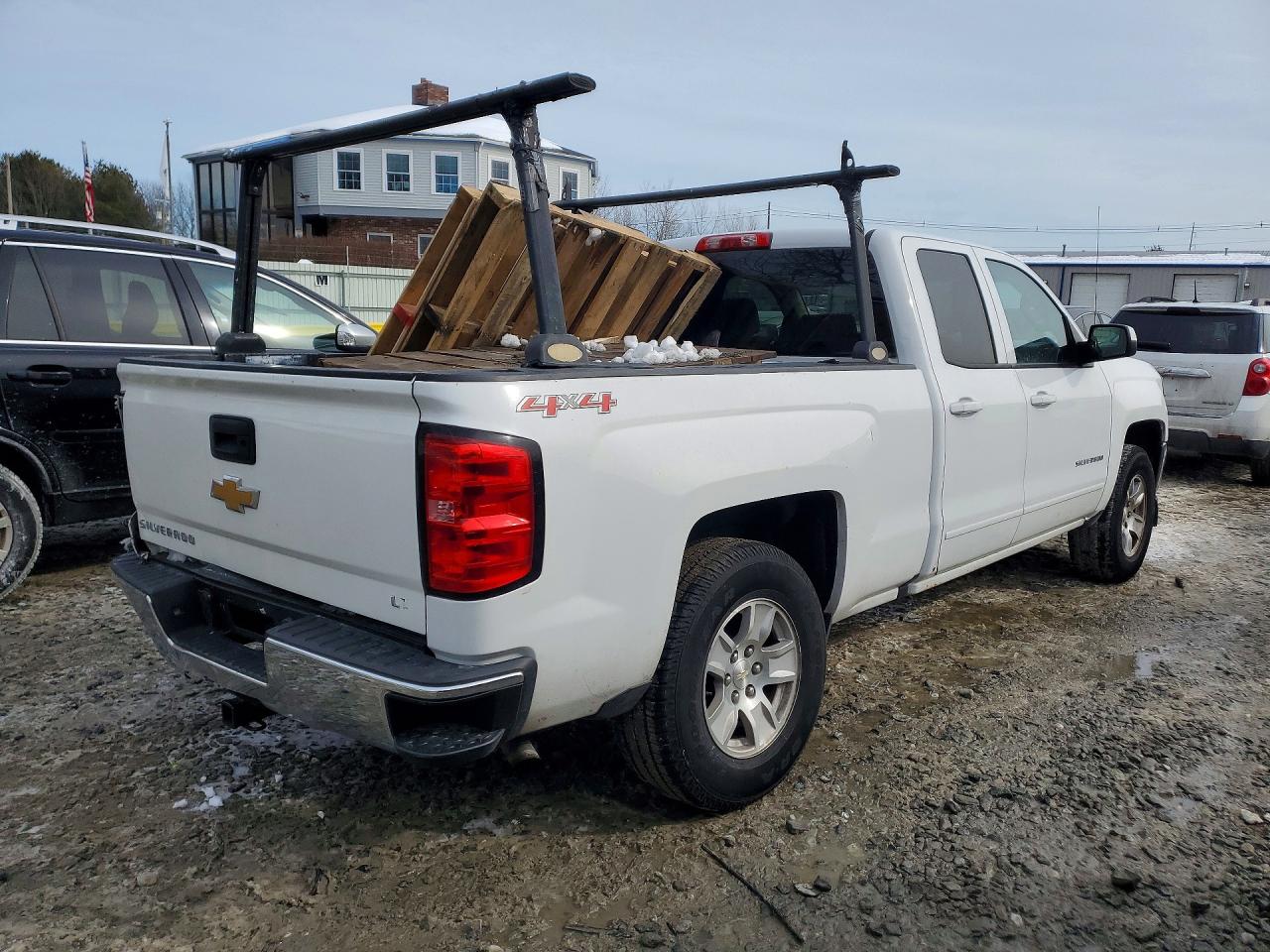 2016 CHEVROLET SILVERADO K1500 LT photo 3