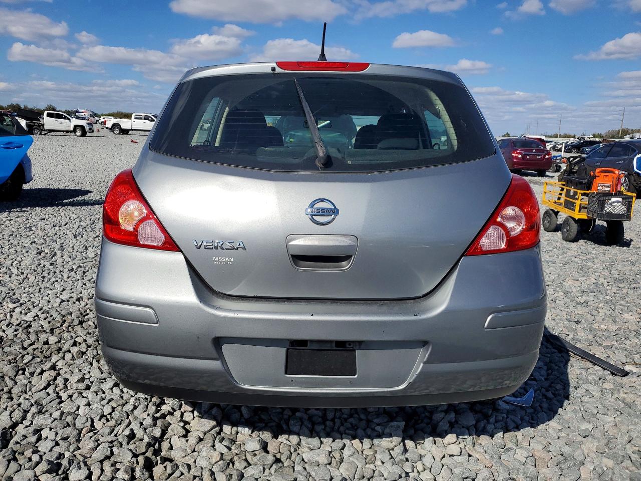 2011 NISSAN VERSA 1.8 S photo 11