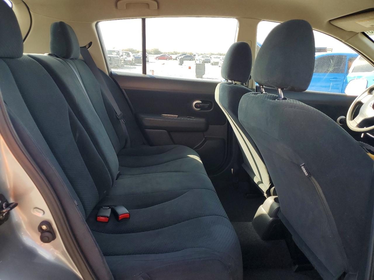 2011 NISSAN VERSA 1.8 S photo 19