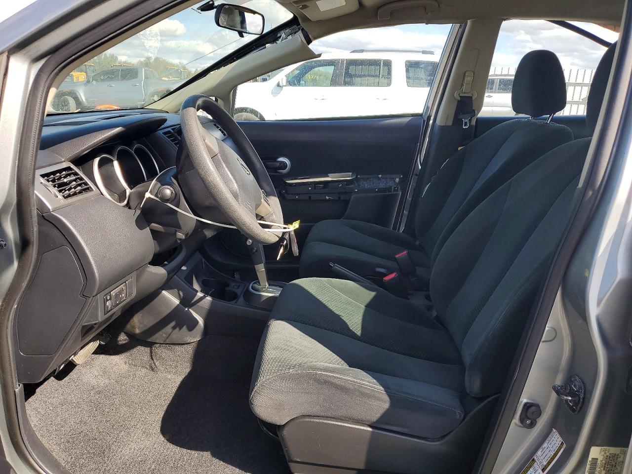 2011 NISSAN VERSA 1.8 S photo 13