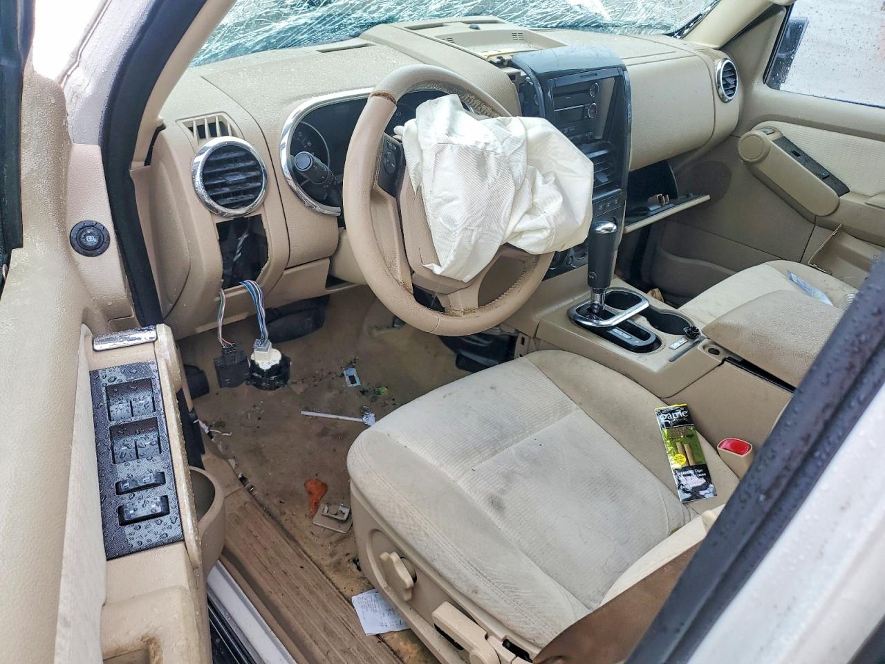 2010 FORD EXPLORER XLT photo 22